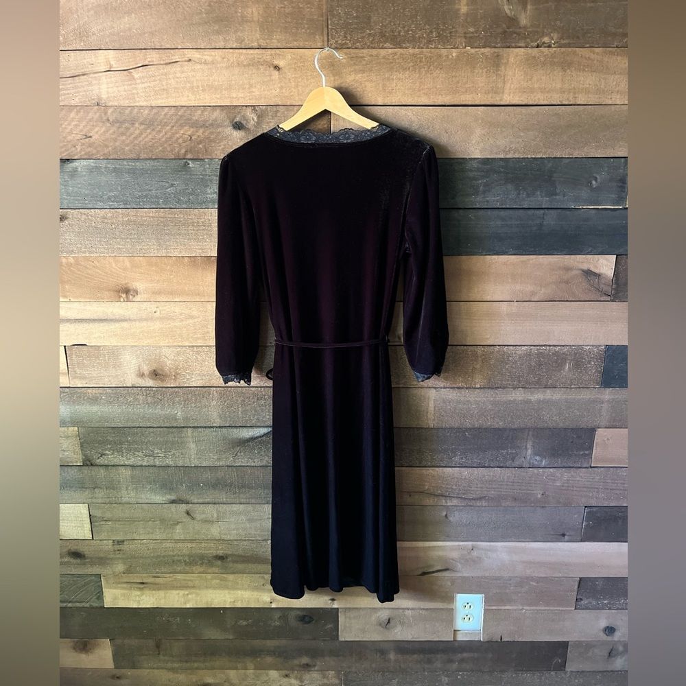 Vintage Black Velvet Wrap Dress Lace Trim Midi Apt. 9 Made USA Size M - Picture 2 of 6